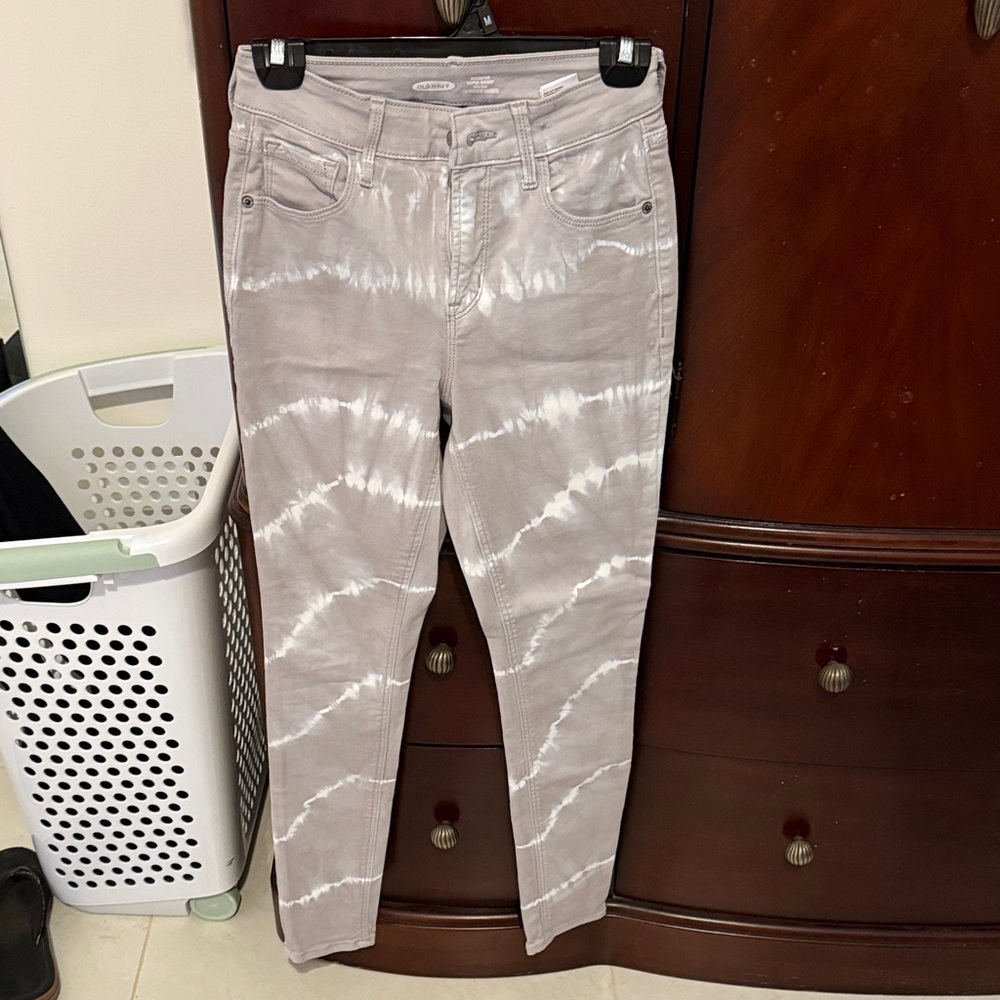 Old Navy Women's Light Gray Tie-Dye Skinny Jeans